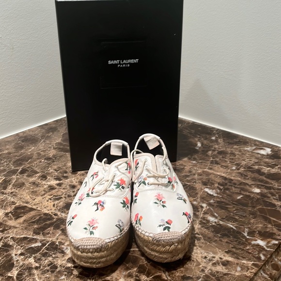 Saint Laurent - Picture 2 of 4